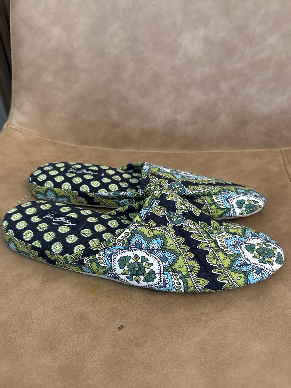 Vera Bradley green quilted slippers shoes size 5-6